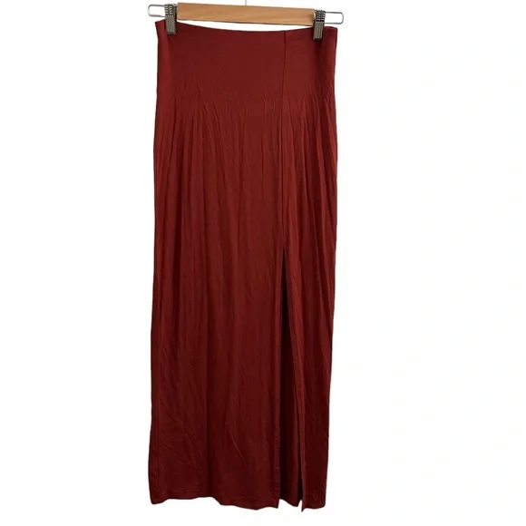 Forever 21 MIDI slit skirt - Picture 2 of 7